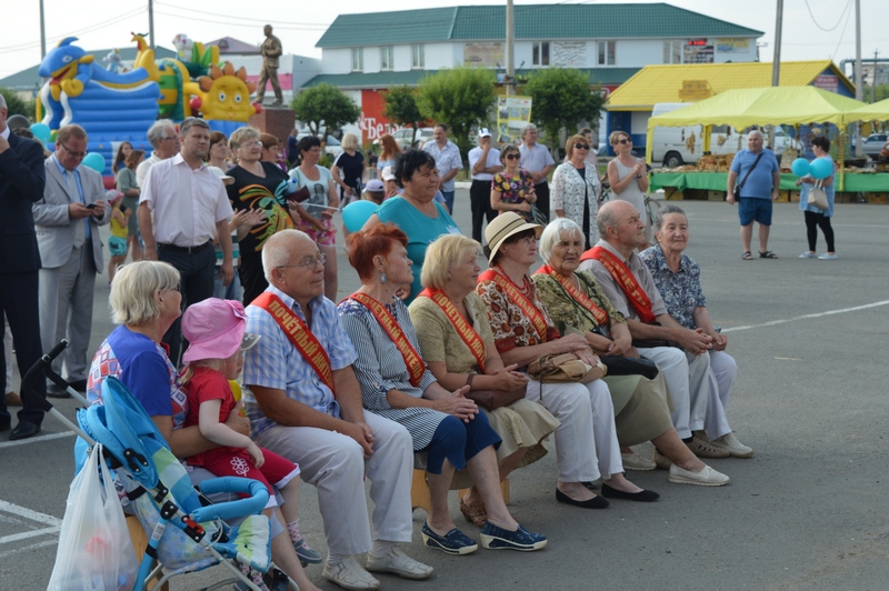 Погода щучье. Администрация города Щучье Курганской области. Население Щучье Курганской области. Город Щучье 2018. Щучье население.